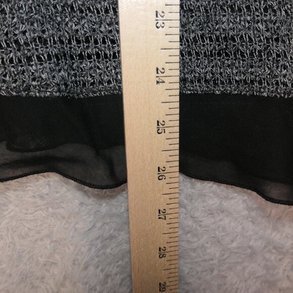 BKE Buckle Sheer Tunic Sweater Womens Large Gray Ruffle Bottom Light Beachy - Picture 8 of 11